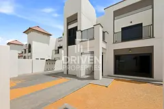 4 Bedrooms Corner Stand Alone Villa | Single Row