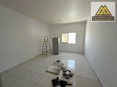 مساحه كبيره *  خزائن بالحائط *  مطبخ شبه منفصل * سعر خيال * صيانه فري * تكيف مركزي * تسهيل ف الدفعات
