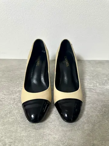 Chanel STYLE two-tone cap toe leather pumps - classic beige black 36