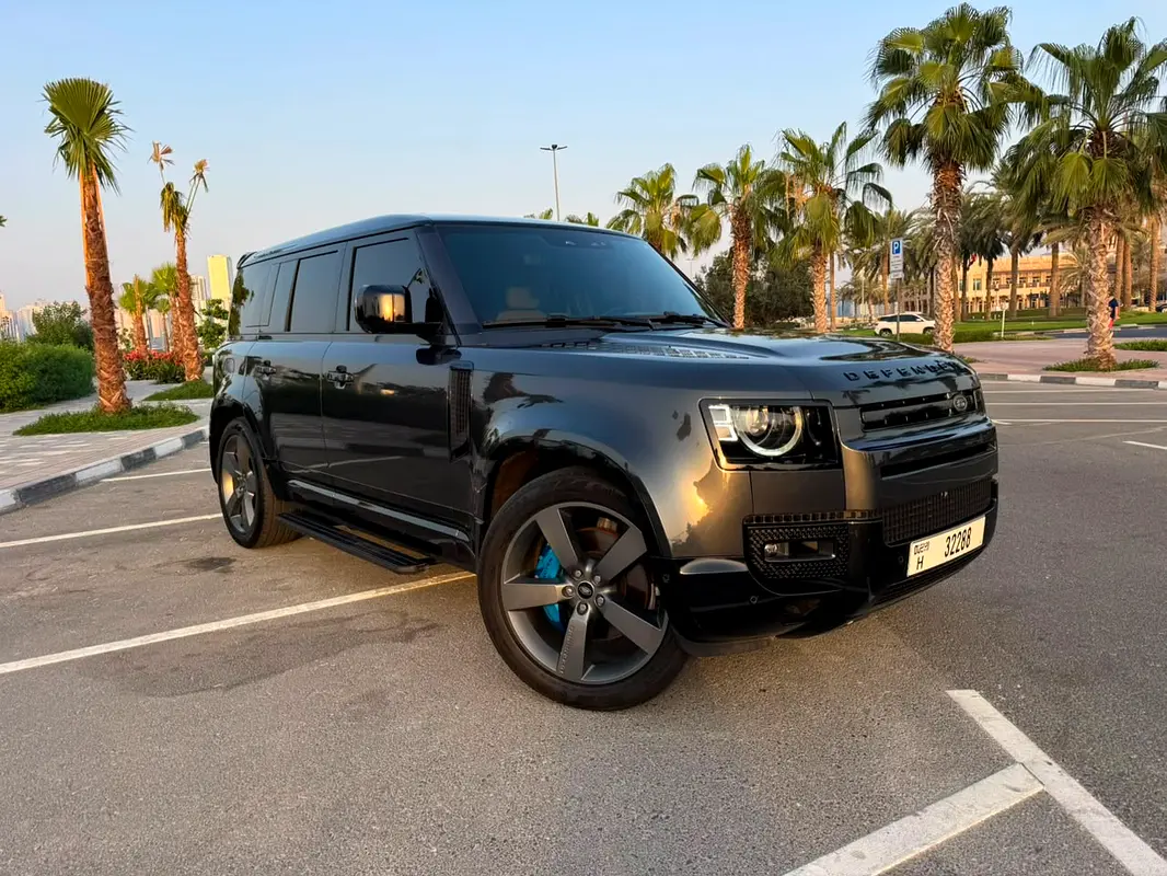 Land Rover Defender 2025 — photo 1 of 16