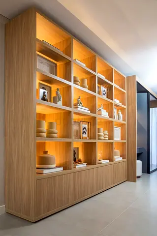 Large Oak Built-in Display Bookshelf with Integrated Lighting