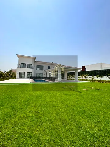 **LUXURIOUS**MASSIVE NEW 5BR WITH POOL