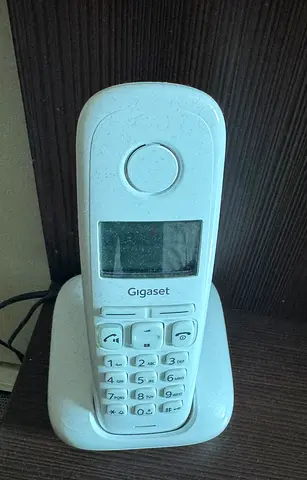 Gigaset cordless landline phone - single handset, working