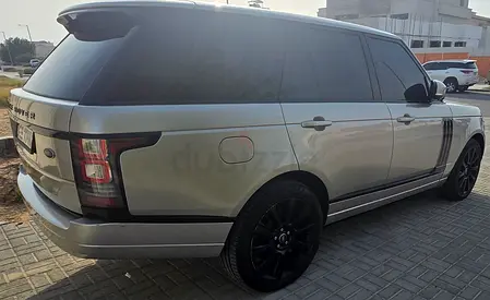 Land Rover Range Rover Vogue SE Supercharged 2015 | GCC Specs | Pristine Condition