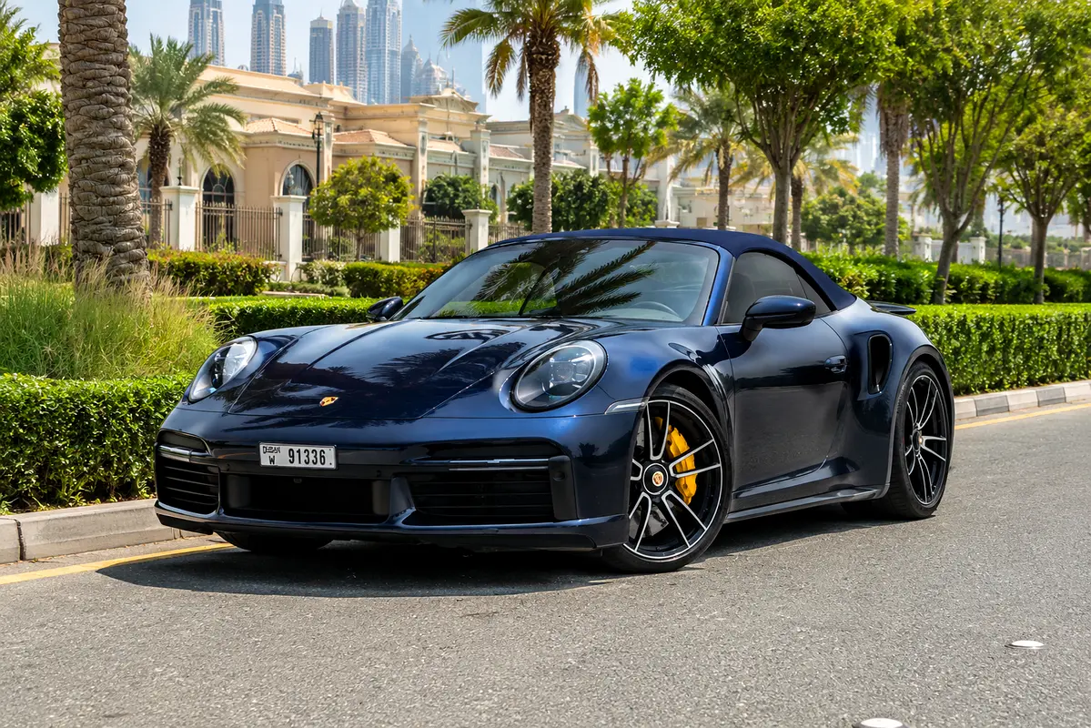 Porsche 911 2021 — photo 1 of 5
