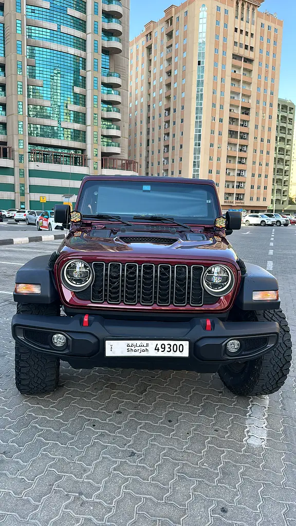 Jeep Wrangler 2021 — photo 1 of 6