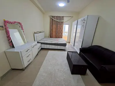 Room available for monthly basis