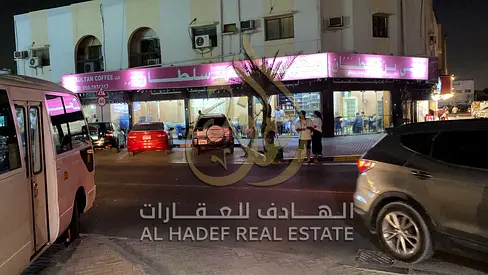 مطعم للبيع أو للشراكة في النعيمية 2 عجمان موقع مميز على كورنر الدوار مجهز بالكامل رخصة تجارية سارية جلسة خارجية باركن خاص جاهز للتشغيل فرصة استثمارية