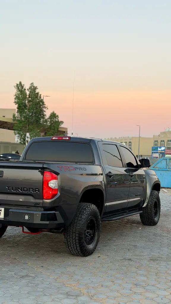 Toyota Tundra 2020 — photo 1 of 14
