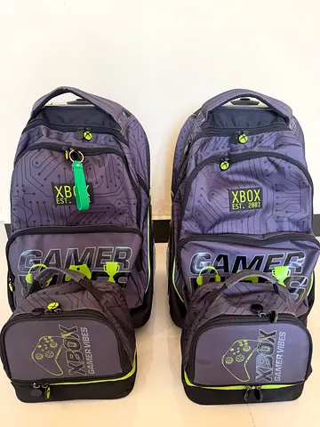 2 School bag and 2 lunch box @50dhs all