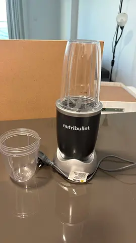 Nutribullet Personal Blender with Two Cups - excellent Condition