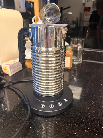 Nespresso Aeroccino 4 milk frother