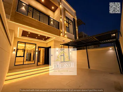 Villa including central air conditioning, two floors and a roof, freehold ownership, no annual serv