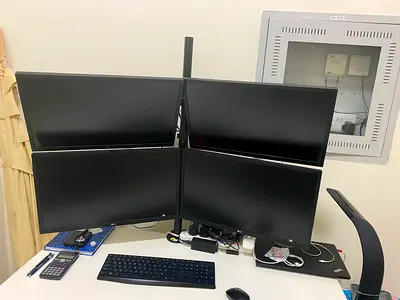 LG Monitors Screens 24”