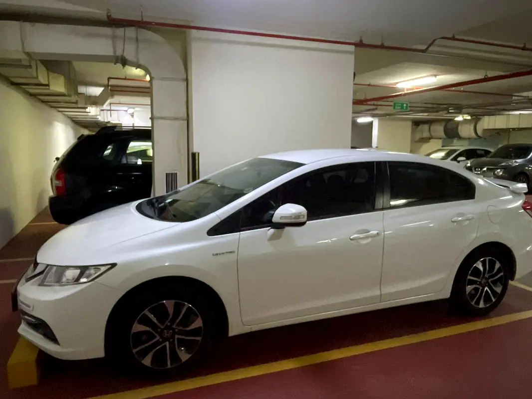 Honda Civic 2014 — photo 1 of 3