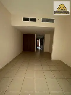 Spacious studio apartment Free parking Central AC Semi-open kitchen Free maintenance by landlord Pra