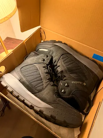 Columbia mens hiking boots - Size EUR 45, Used Once