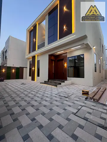 Villa in Al Zahia area / 4 bedrooms / 2 living rooms / Behind the shops