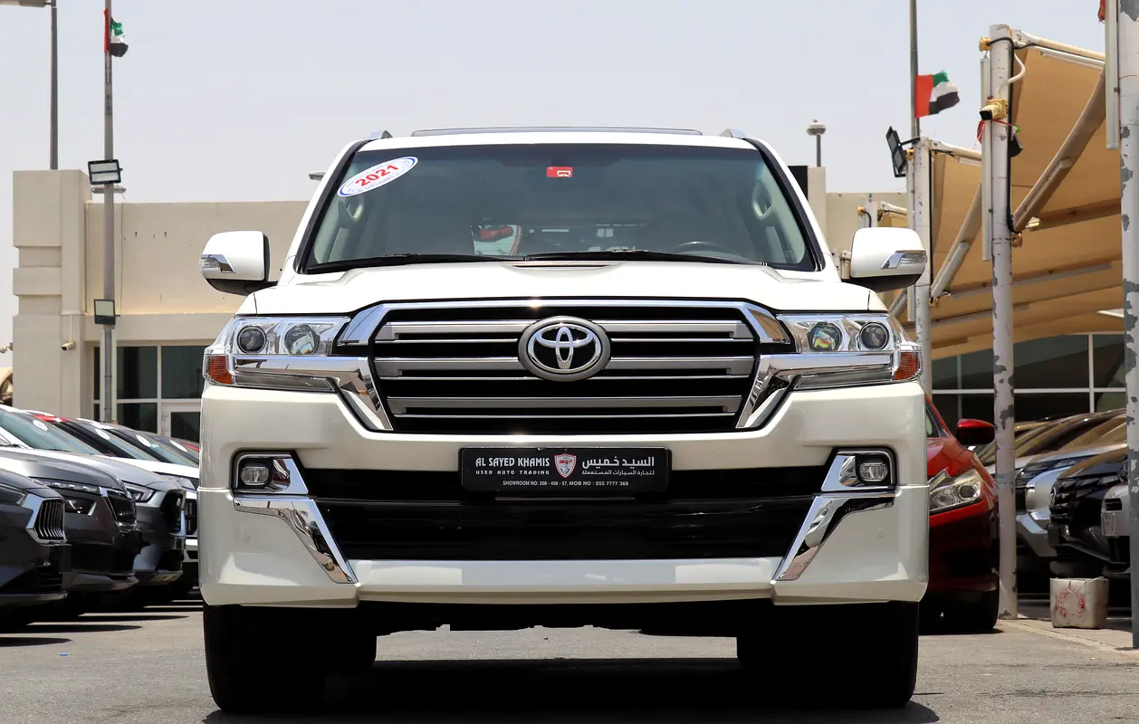 Toyota Land Cruiser 2021 — photo 1 of 20