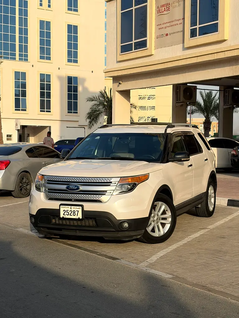 Ford Explorer 2014 — photo 1 of 15