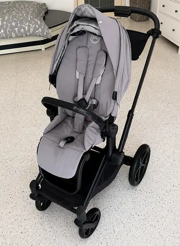 CYBEX Priam Stroller/Pram – Matt Black Frame + Soho Grey Seat Pack