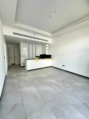Spacious Layout | With Dishwasher | Fitted Kitchen