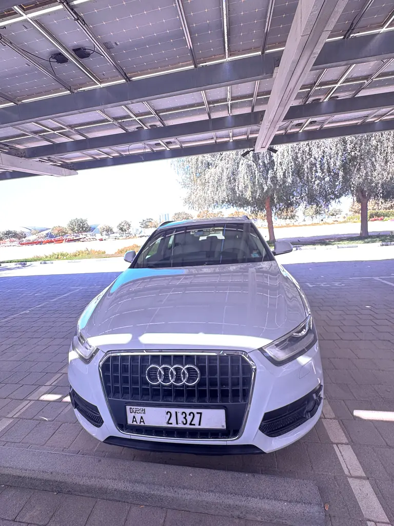 Audi Q3 2013 — photo 1 of 6