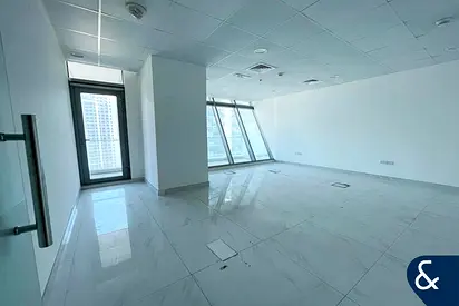Vacant | Fully Fitted | Close to Metro