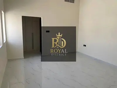 فرصة لا تُعوّض! فيلا جديدة كليًا للبيع في الزاهية بالشارقة، 4 غرف وصالة + غرفة خادمة، تملك حر لجميع الجنسيات، أقل من سعر السوق، فقط 3.6 مليون