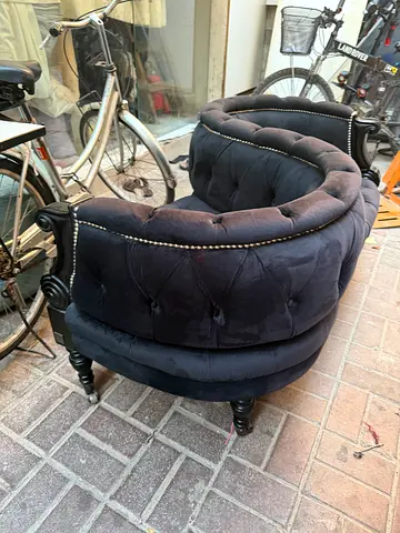 Elegant Tufted Black Velvet Armchair