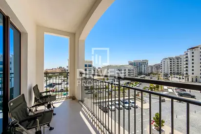 Comfortable 1BR Luxury Living | Branded Furnished