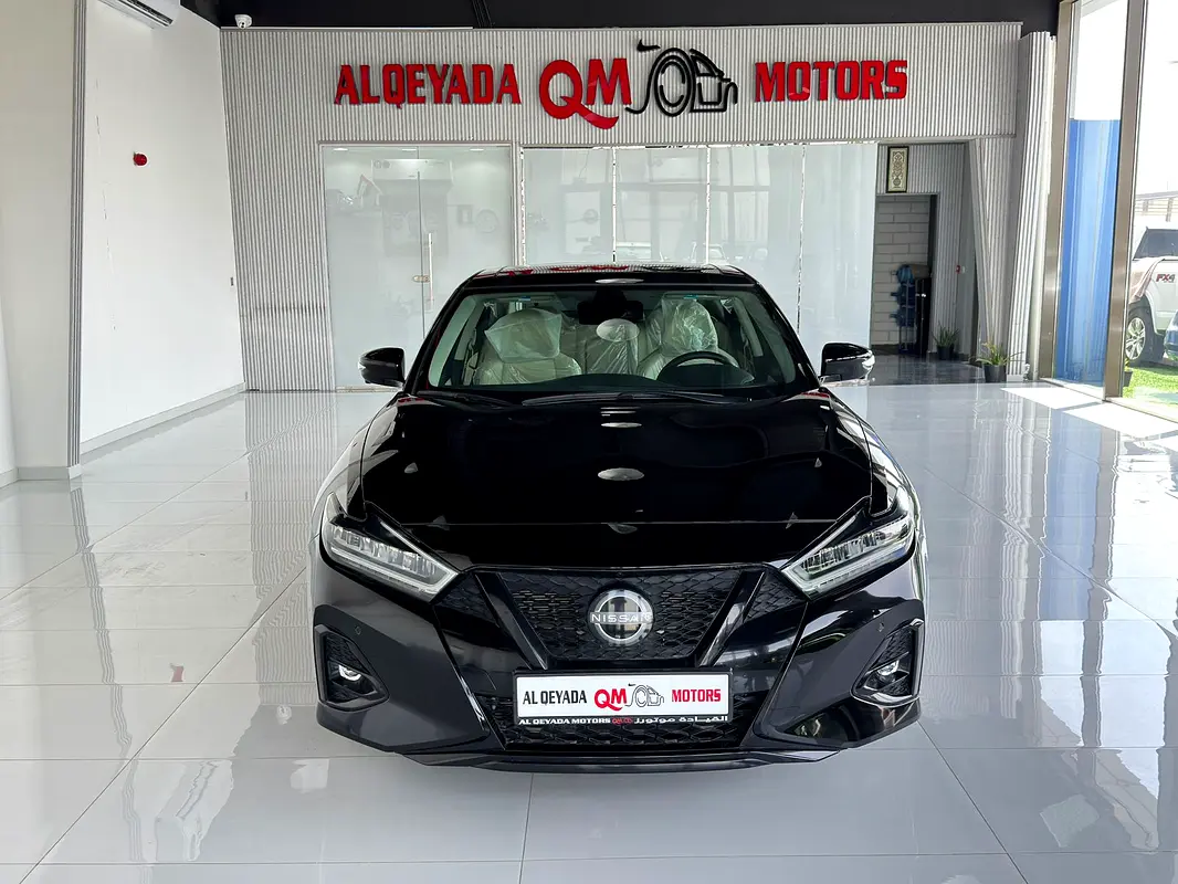 Nissan Maxima 2023 — photo 1 of 13