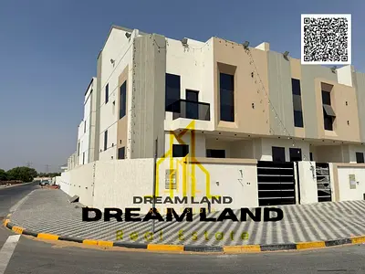 معروضة للبيع الآن في منطقة راقية: فيلا مذهلة تشمل رسوم التسجيل، وتتكون من 5 غرف نوم رئيسية (ماستر) مزودة بخزائن مدمجة، بالإضافة إلى سطح (روف).