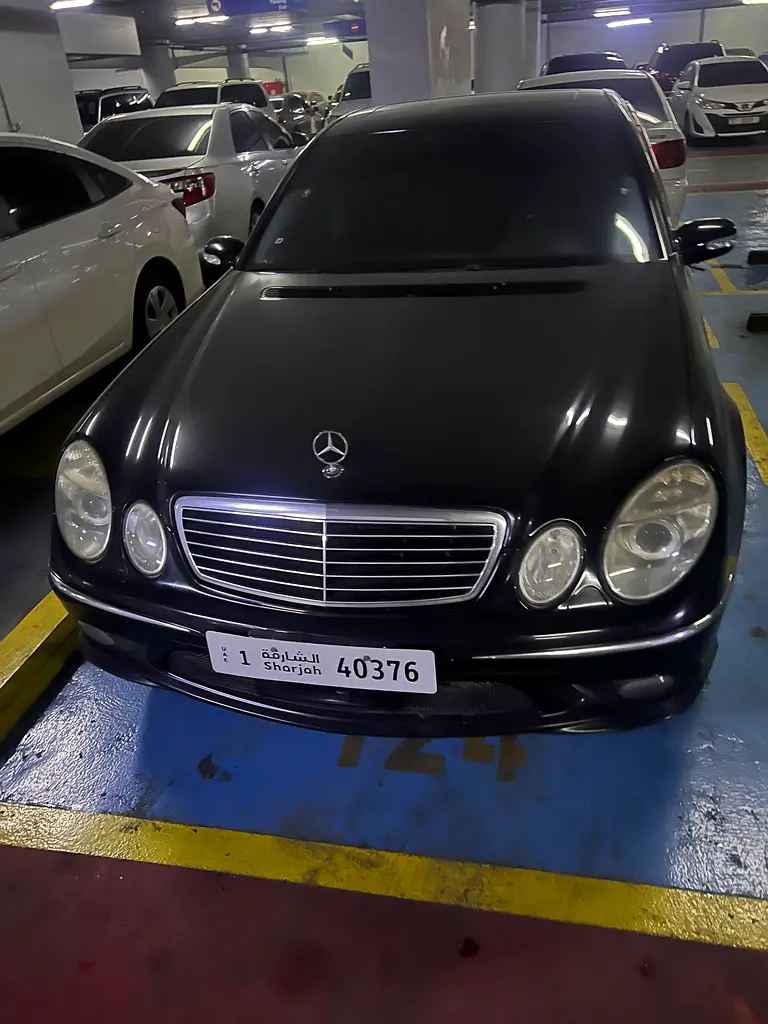Mercedes-Benz E-Class 2003 — photo 1 of 8