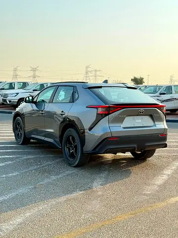 صورة 4 لـ 2024 Toyota BZ4X