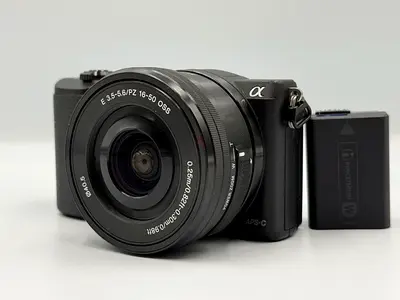 Sony a5100 camera with 16 50mm Lens mirrorless