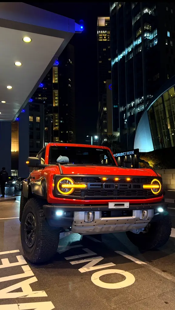 Ford Bronco 2023 — photo 1 of 10