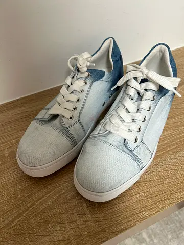 Lou boutin White sneakers with logo detail - lightly used