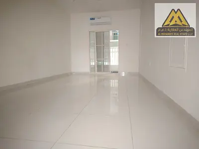 شقة غرفة وصالة بمساحة مريحة وتصميم عملي، تتميز بموقع حيوي قريب من جميع الخدمات والمرافق اليومية، مع بلكونة بإطلالة مفتوحة توفر إضاءة وتهوية طبيعية، مم