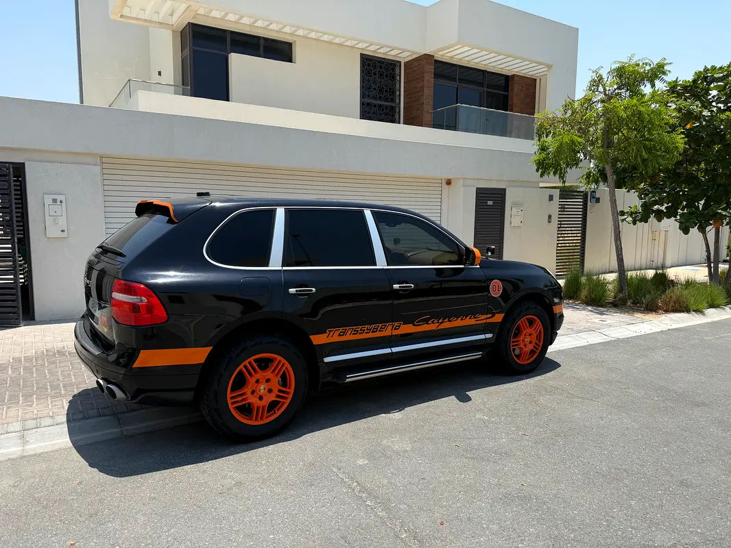 Porsche Cayenne 2008 — photo 1 of 8