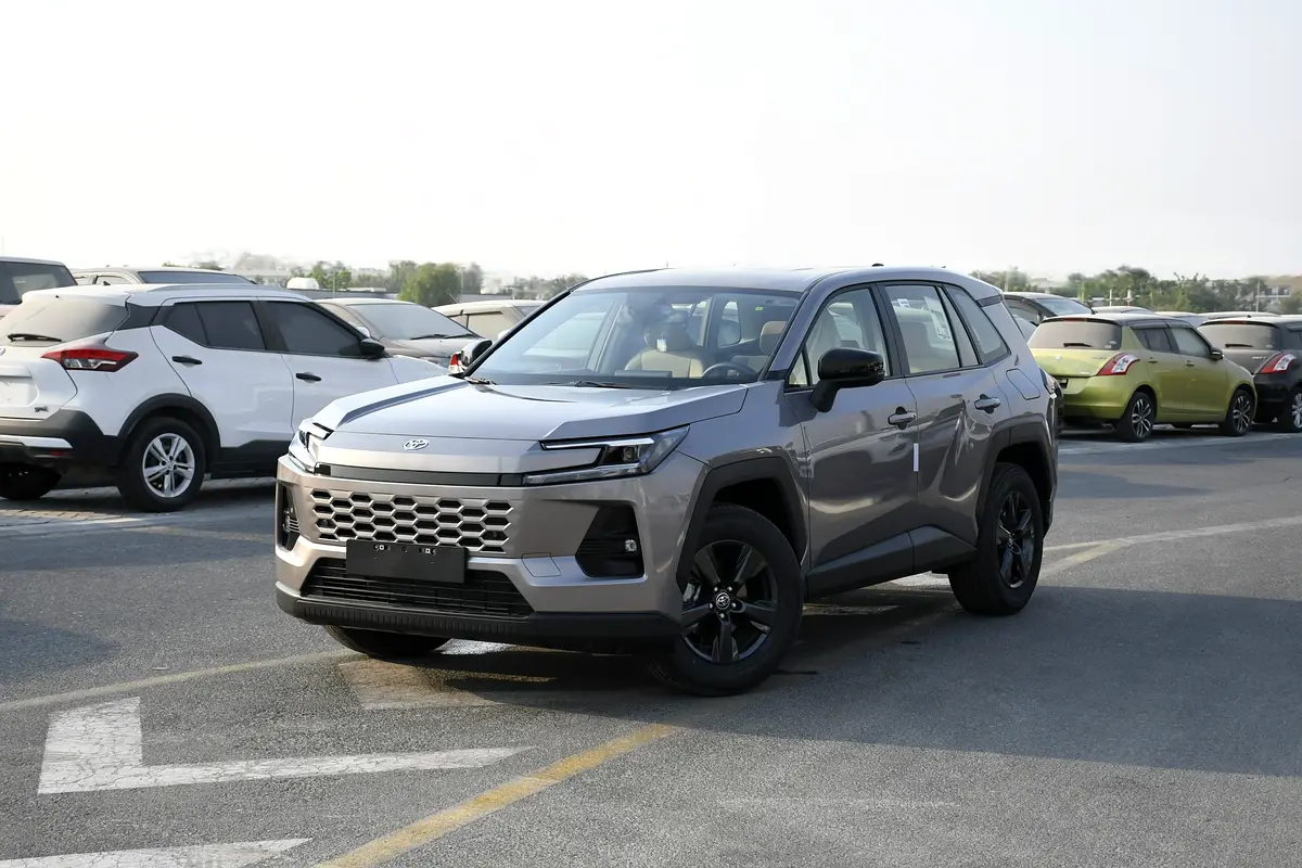 Toyota Rav 4 2026 — photo 1 of 19