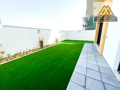 للإيجار السنوي فيلا مميزة في منطقة العامرة – داخل مجمع سكني حديث ومتكامل الخدمات، يوفر بيئة مثالية للعائلات مع مرافق ترفيهية ورياضية متنوعة.