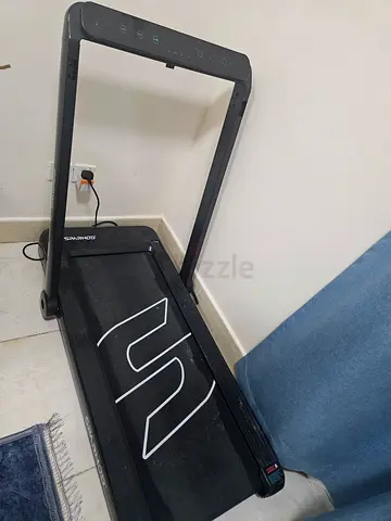 Compact folding treadmill in good working condition