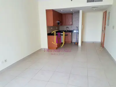UNFURNISHED | NEAR METRO | AVAILABLE IN AUGUST