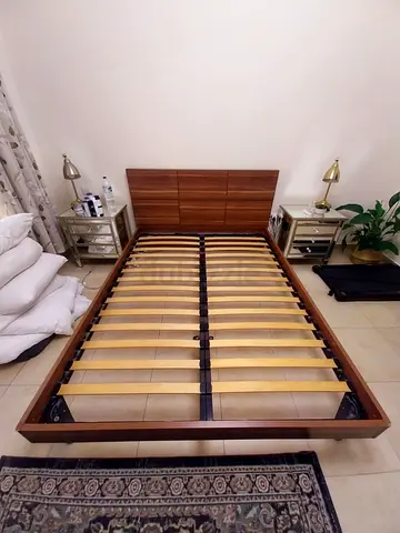 Bed without mattress 160x200 without side table