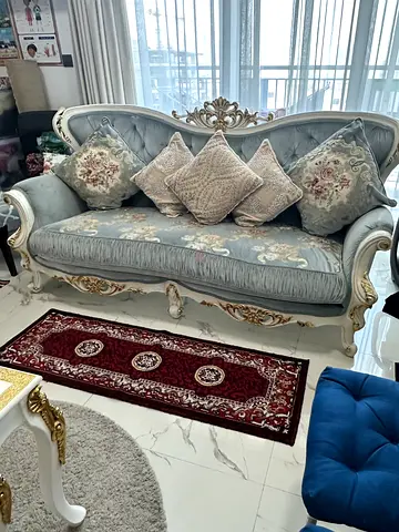 Classic carved 3+2seater sofa with floral upholstery