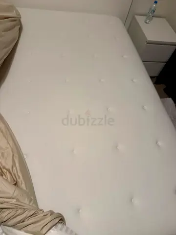 Queen size matress