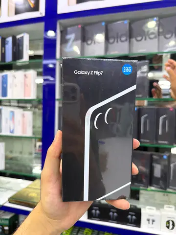 Samsung Galaxy Z Flip 7 UAE TDRA BRAND NEW 256 GB