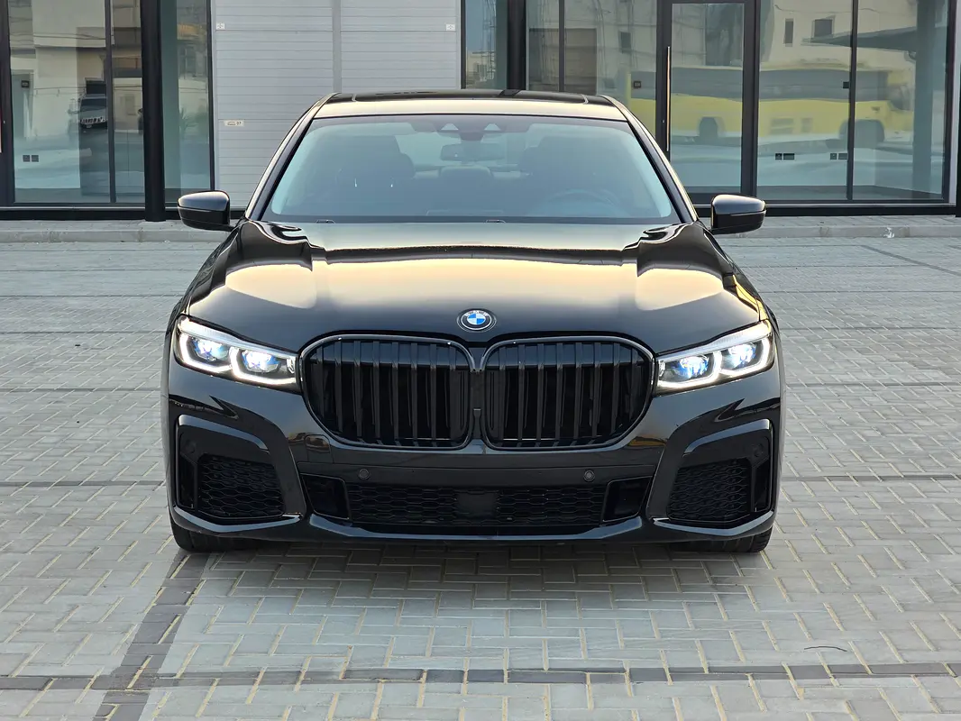 BMW 7-Series 2019 — photo 1 of 17