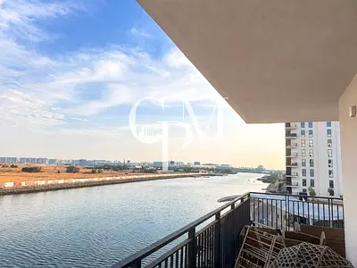 Stunning Canal-Facing 3BR | Prestigious Waterfront Home
